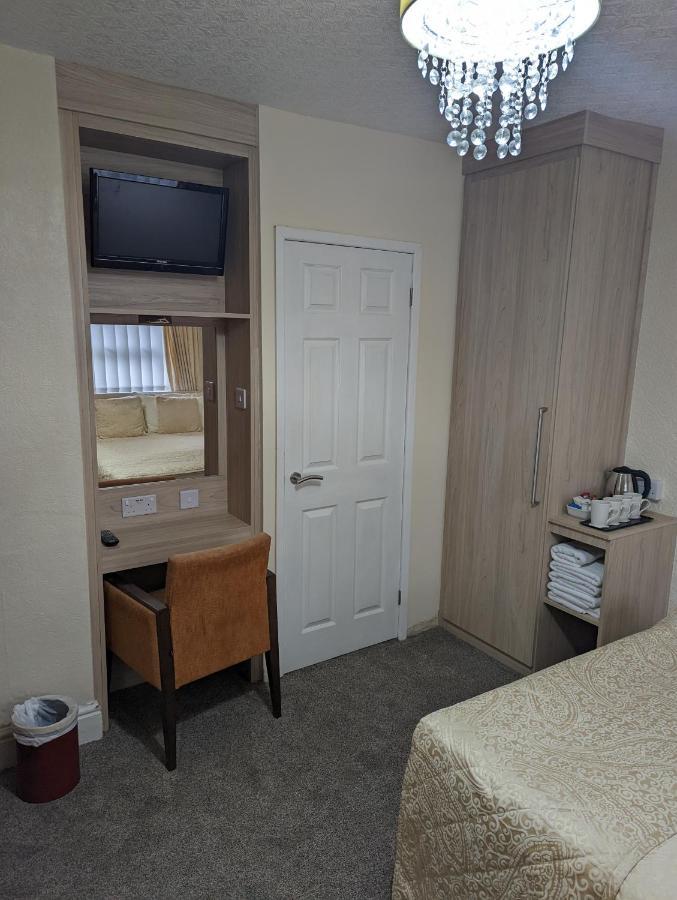 Bed and Breakfast The Stafford à Blackpool Extérieur photo