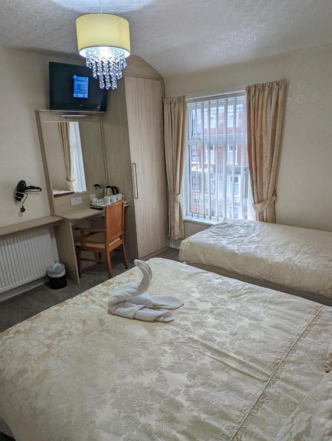 Bed and Breakfast The Stafford à Blackpool Extérieur photo