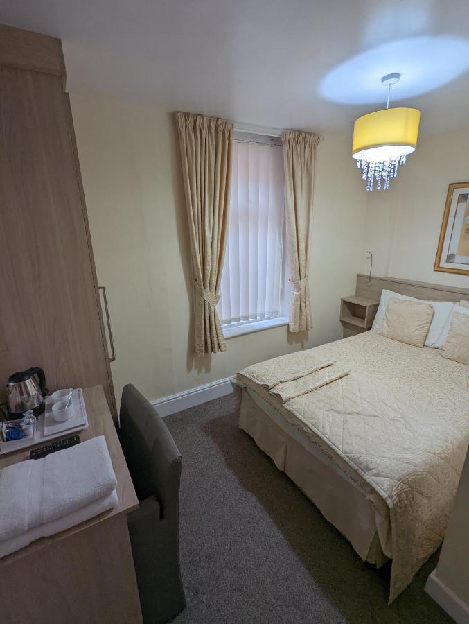 Bed and Breakfast The Stafford à Blackpool Extérieur photo