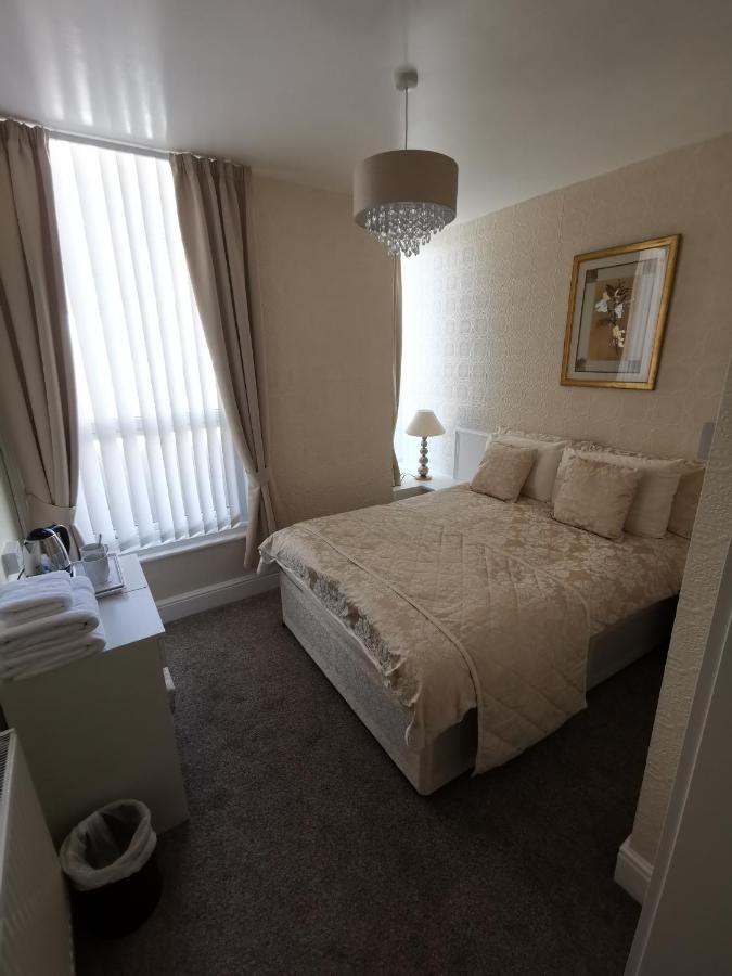 Bed and Breakfast The Stafford à Blackpool Extérieur photo