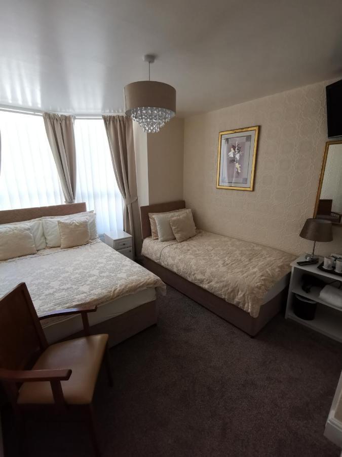 Bed and Breakfast The Stafford à Blackpool Extérieur photo